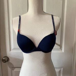 Women’s 34B Push-Up Bra. Blue. NWT. Padded